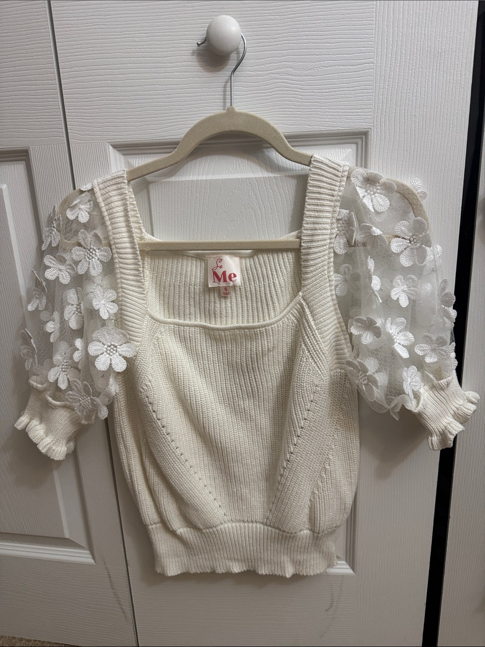 So ME Cream Floral Puff Short Sleeve Scoop Sweater
